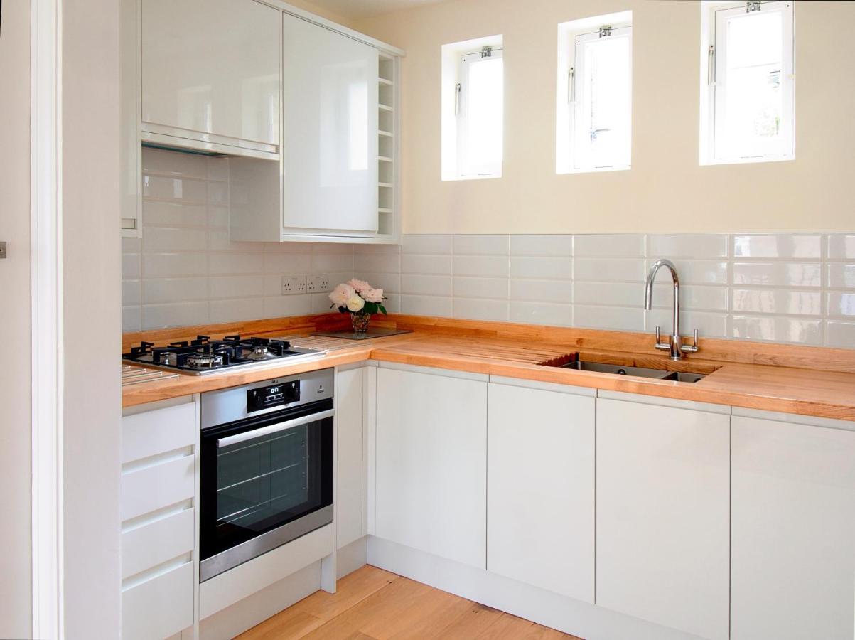 לונדון Serene Townhouse With Parking מראה חיצוני תמונה
